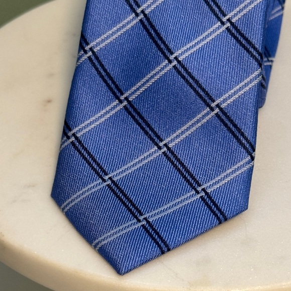 Lauren Ralph Lauren 100% silk Blue Checkered Men's Tie - Picture 2 of 5